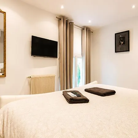 Ac Duplex With Parking & Terrace Close To The Beaches Benakey Apartment *
